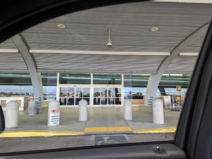 Dollar Car Rental - Tucson International Airport Picture 4