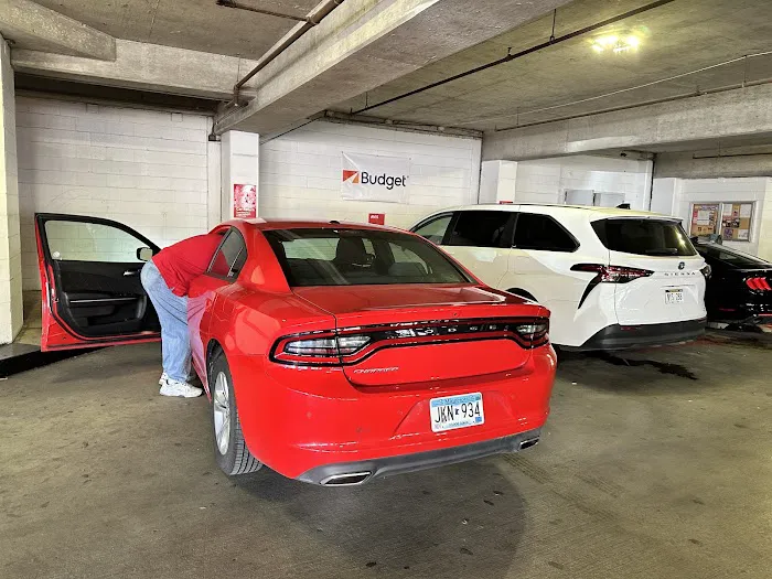 Budget Car Rental Picture 1