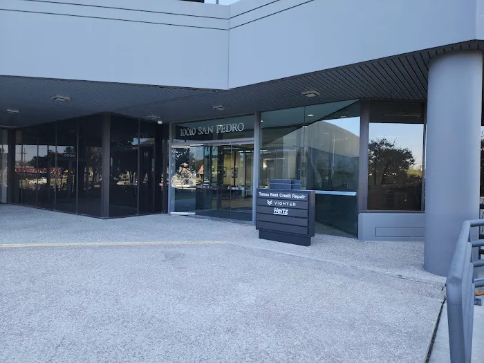 Hertz Car Rental - San Antonio - San Pedro Avenue Picture 5