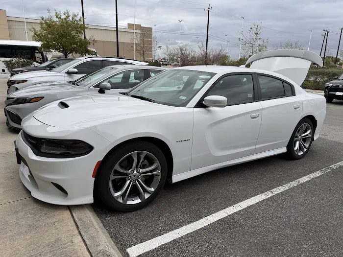 Fox Rent A Car San Antonio Airport Picture 4