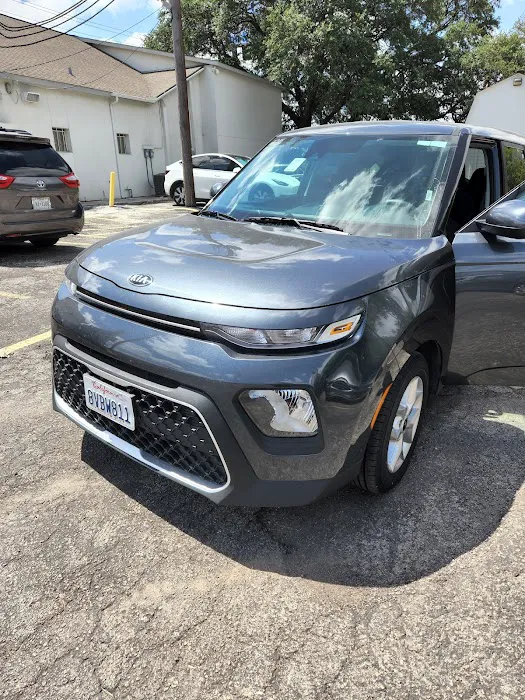 Avis Car Rental Picture 2