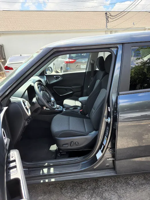 Avis Car Rental Picture 1