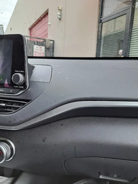 Avis Car Rental Picture 6