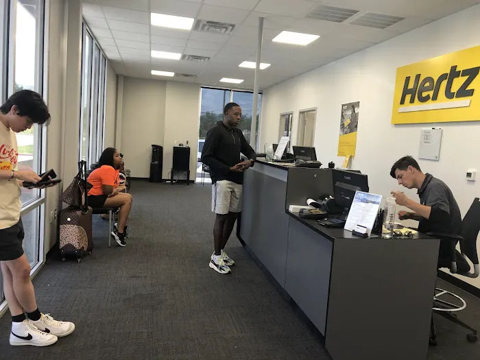 Hertz Car Rental - Austin - South Austin Hle Picture 1