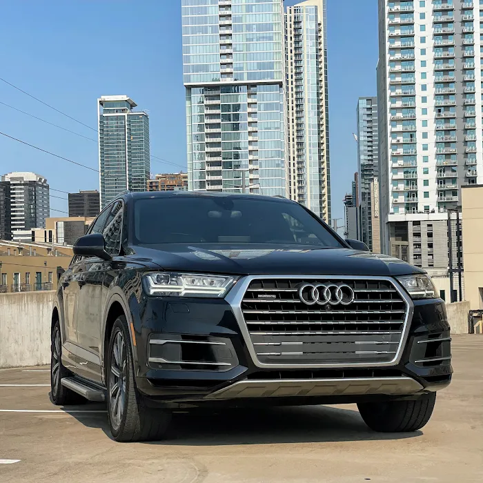 Opulux Enterprise Car Rental Picture 5