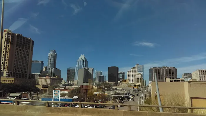Hertz Car Rental - Austin - East 10th Street Picture 5