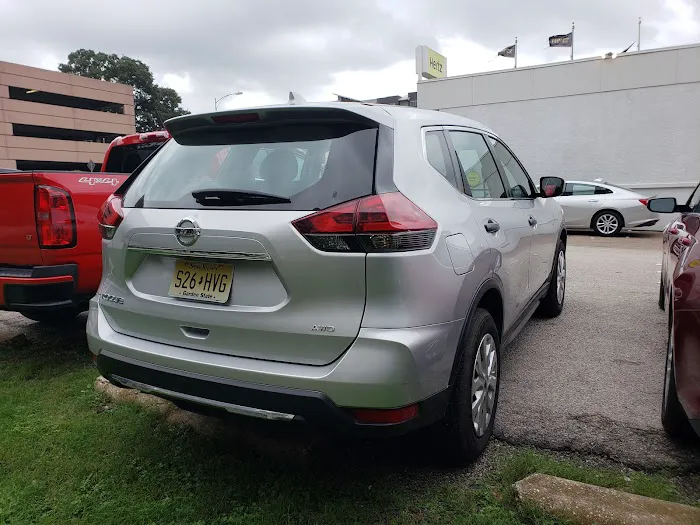 Hertz Car Rental - Austin - East 10th Street Picture 6