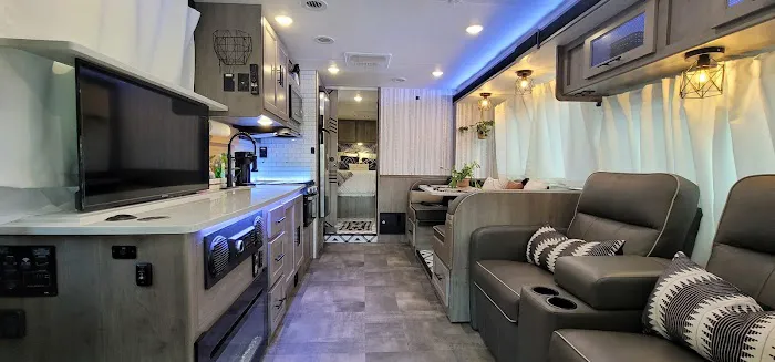 Nacho Average RV Rental Picture 2