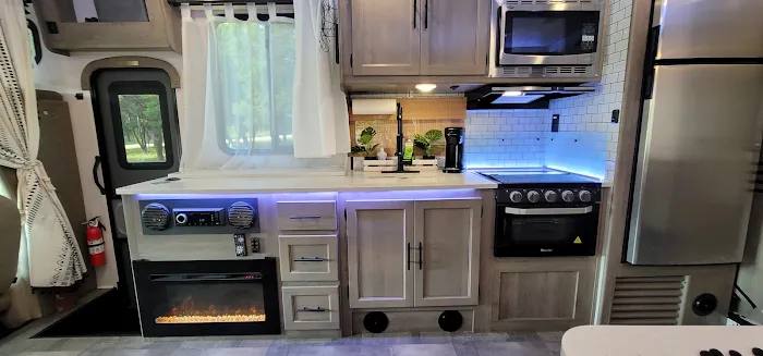 Nacho Average RV Rental Picture 4