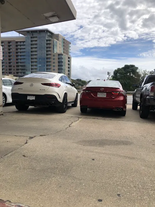 Avis Car Rental Picture 7