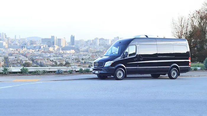 Bandago Van Rental Picture 3