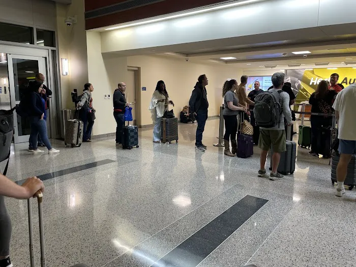 Hertz Car Rental - Austin - Austin-bergstrom International Airport (AUS) Picture 6