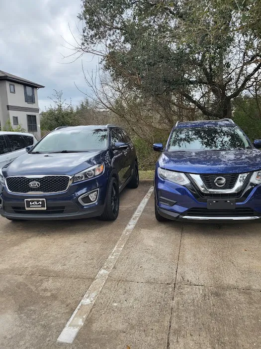 Dimmples Car Rentals Picture 2