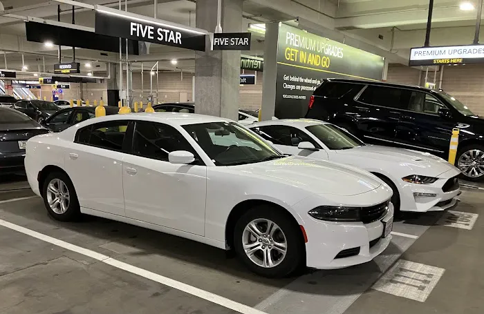 Hertz Car Rental Picture 1
