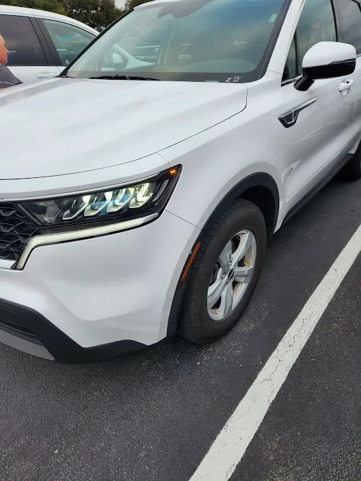 Avis Car Rental Picture 1