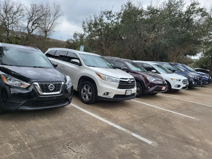 Dimmples Car Rentals Picture 2