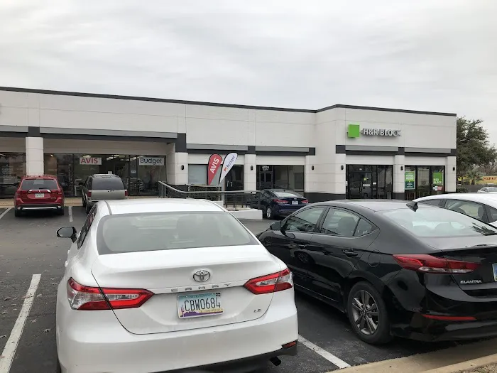 Avis Car Rental Picture 1