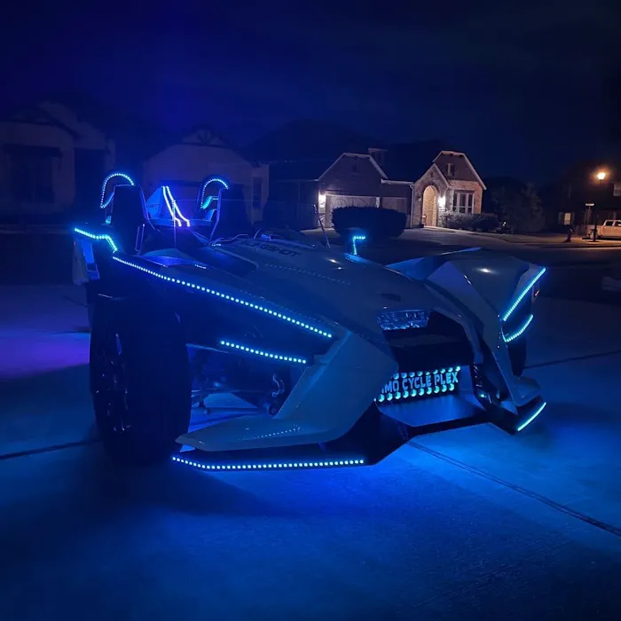 ATX Slingshot Rental Picture 6