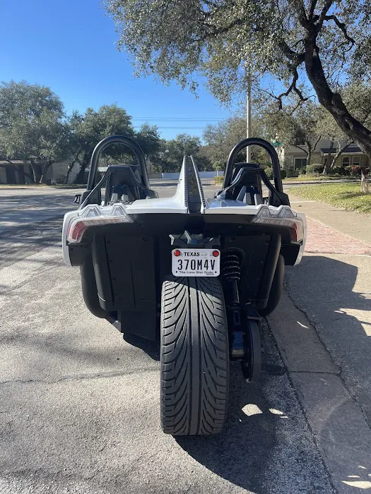 ATX Slingshot Rental Picture 8