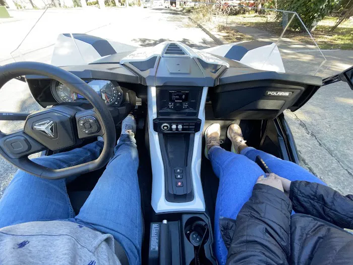 ATX Slingshot Rental Picture 10