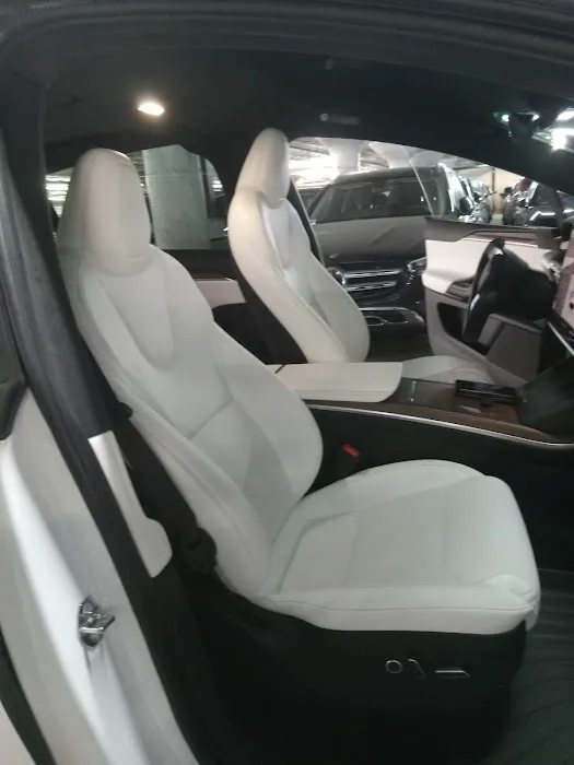 TeslaRents Picture 10