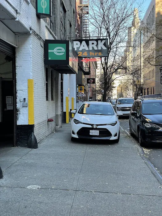 Enterprise Rent-A-Car Picture 8