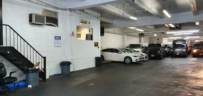 Hertz Car Rental - New York - Morton Street Picture 8