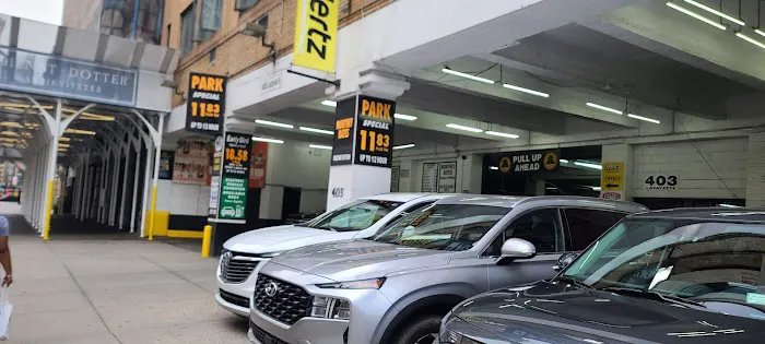 Hertz Car Rental - New York - Lafayette Street Picture 5