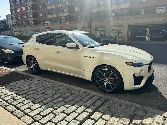 RealCar: Premium & Luxury Car Rental Brooklyn Picture 9