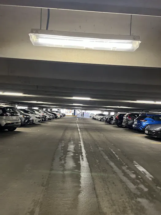 Hertz Car Rental - Jersey City - Mall Drive W Picture 2