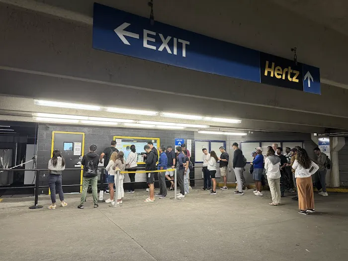 Hertz Car Rental - Jersey City - Mall Drive W Picture 8