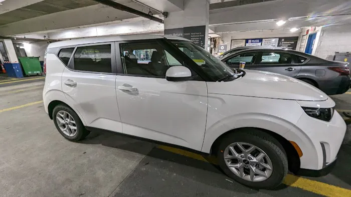 Hertz Car Rental - New York - West 34th Street Picture 7