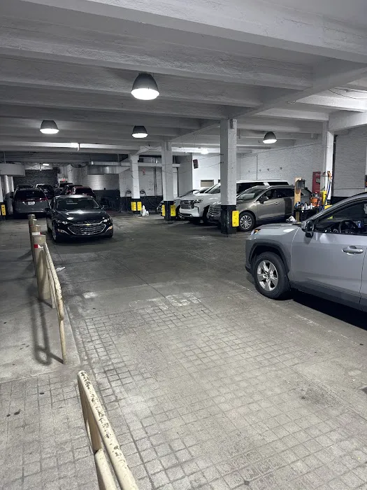 Avis Car Rental Picture 2