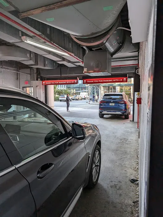 Hertz Car Rental - Brooklyn - Northside Piers Picture 5