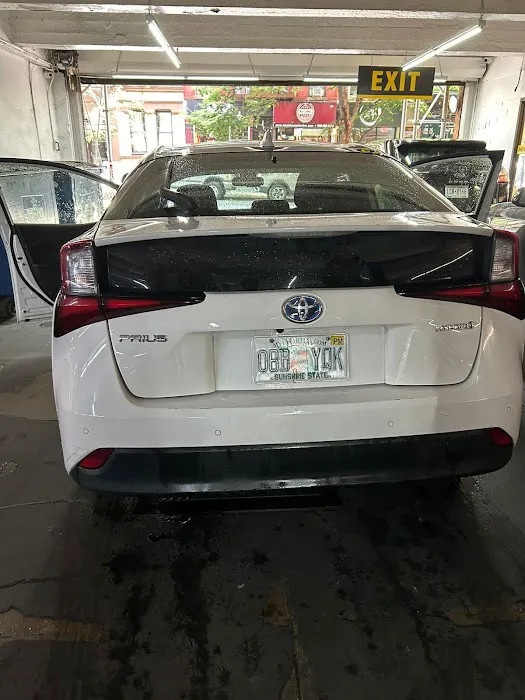 Hertz Car Rental - New York - East 76th Street Picture 4