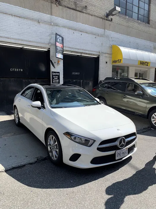 Thrifty Car Rental - Manhattan - West 83rd Street Ny Tle Picture 1