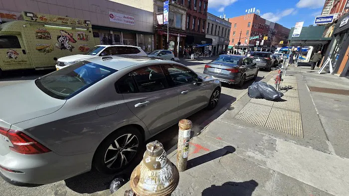 Hertz Car Rental - New York - West 83rd Street Picture 8