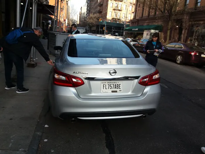 Hertz Car Rental - New York - West 83rd Street Picture 5
