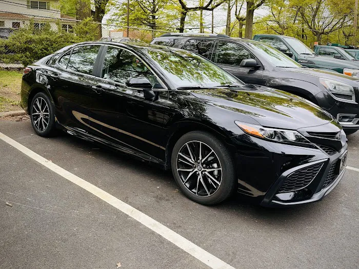 Avis Car Rental Picture 2