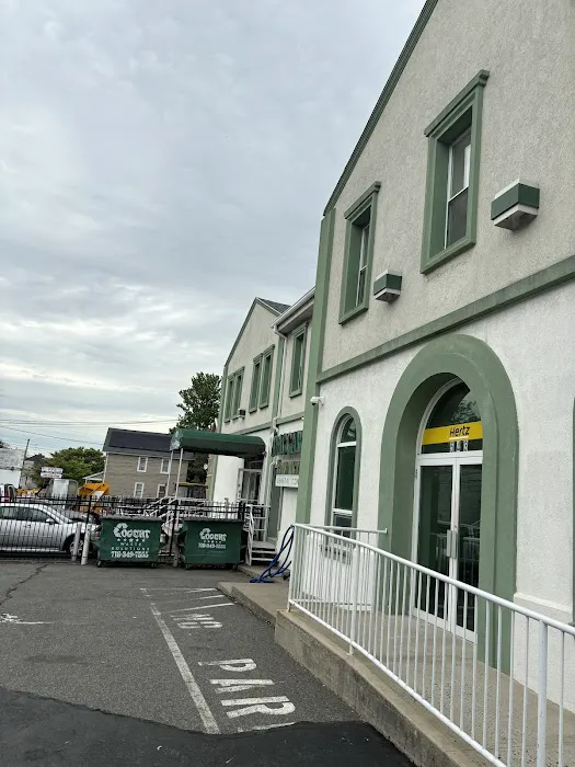 Hertz Car Rental - Staten Island - Cary Avenue Picture 1