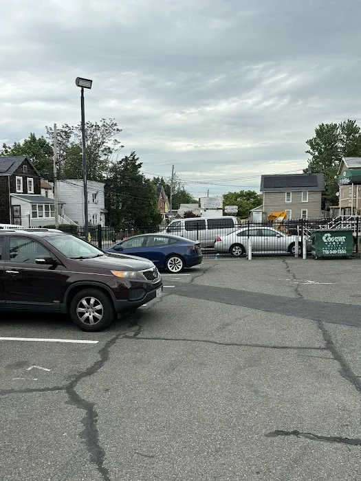 Hertz Car Rental - Staten Island - Cary Avenue Picture 4