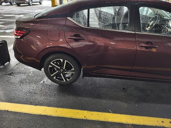 Hertz Car Rental Picture 3