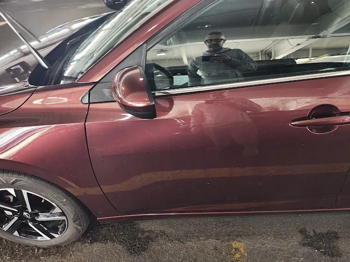 Hertz Car Rental Picture 6
