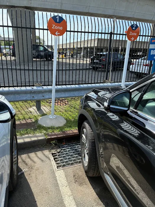 Budget Car Rental Picture 2