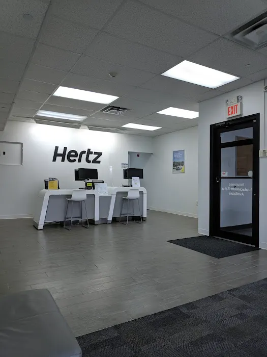 Hertz Car Rental - Fort Lee - Bergen Boulevard Picture 1