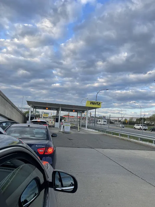 Hertz Car Rental - Newark - Newark Liberty International Airport (EWR) Picture 8