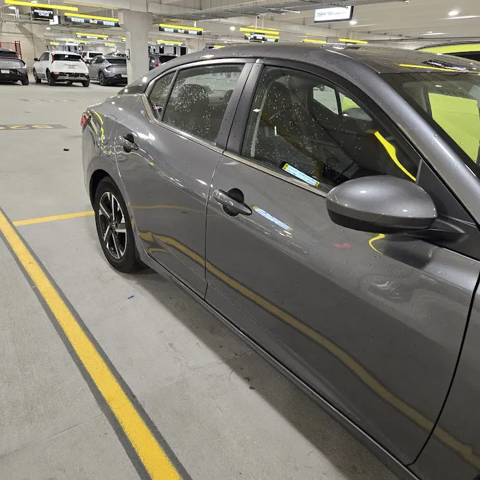 Hertz Car Rental - Newark - Newark Liberty International Airport (EWR) Picture 10