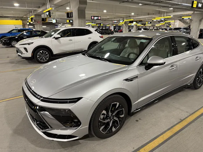 Dollar Car Rental - Newark International Airport Picture 6