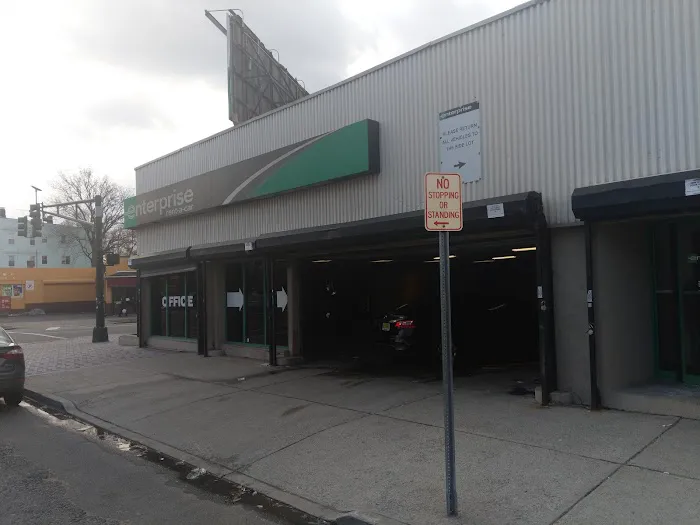 Enterprise Rent-A-Car Picture 2