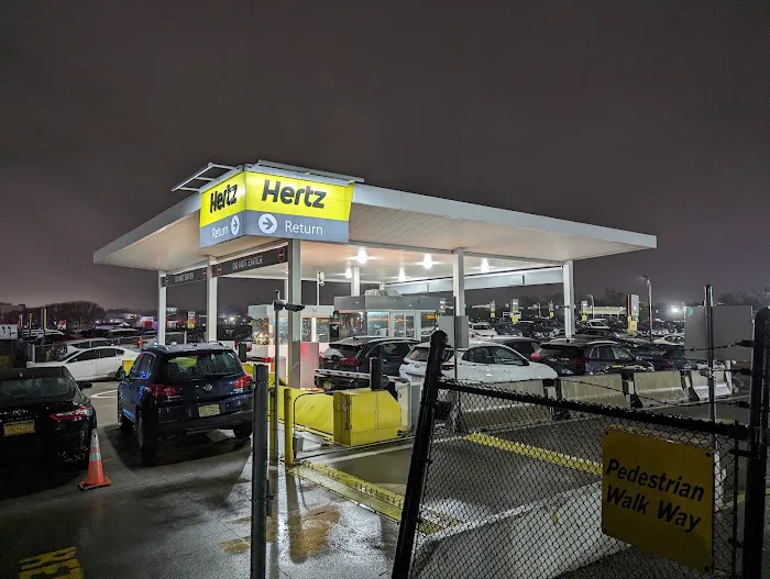 Hertz Car Rental - New York City - Laguardia Airport (LGA) Picture 2